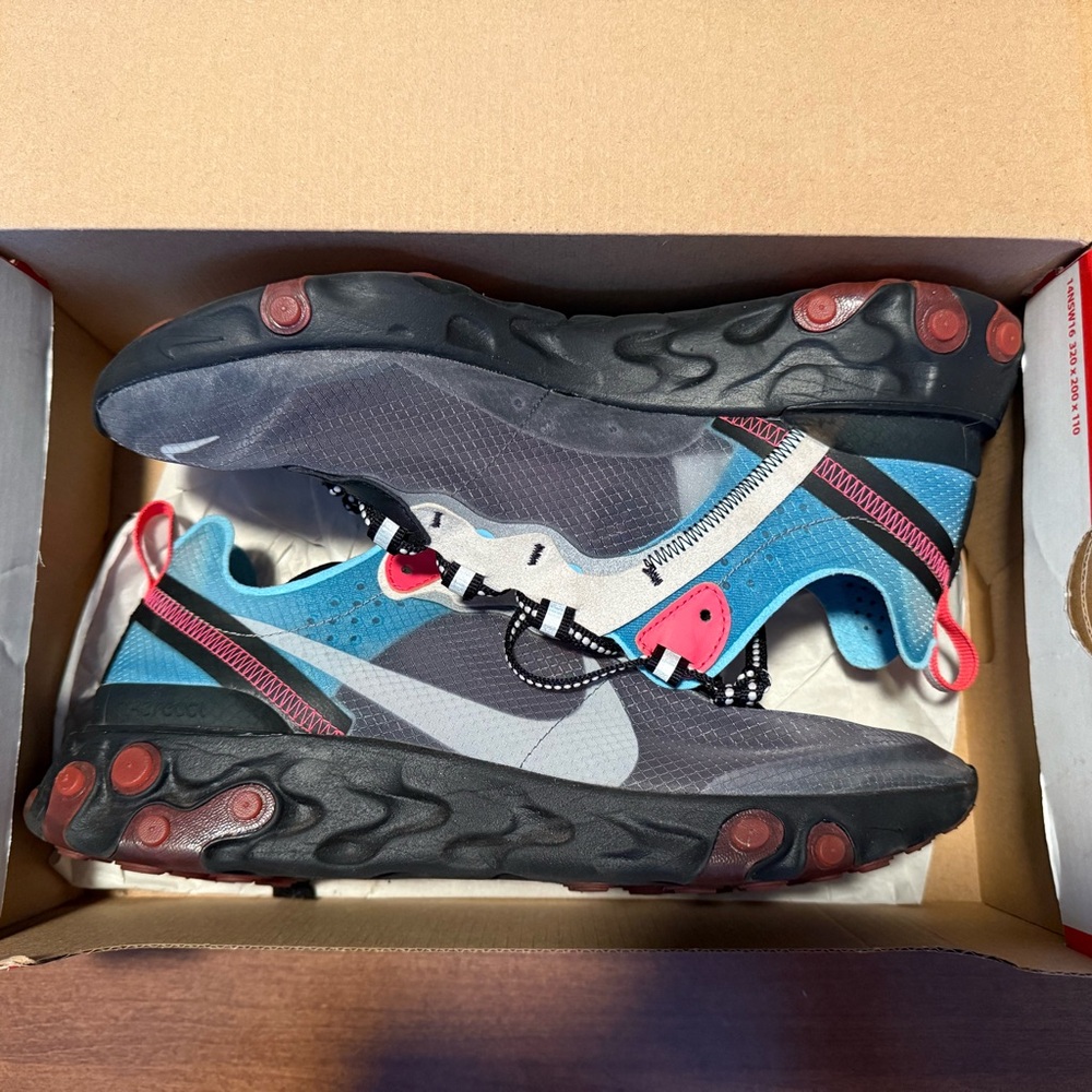 Nike React Element 87 Size 9.5